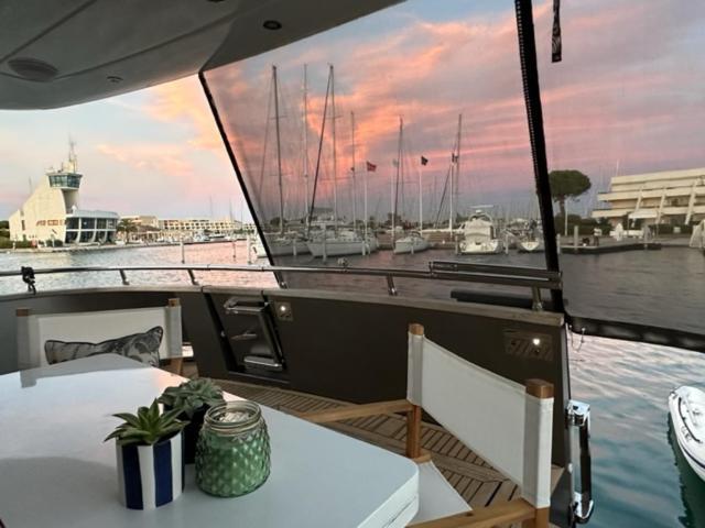 מלון ברצלונה Motoryacht 21 Avec Equipage מראה חיצוני תמונה