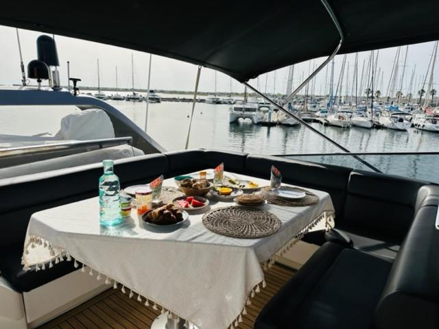 מלון ברצלונה Motoryacht 21 Avec Equipage מראה חיצוני תמונה