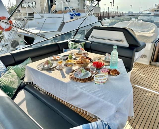 מלון ברצלונה Motoryacht 21 Avec Equipage מראה חיצוני תמונה