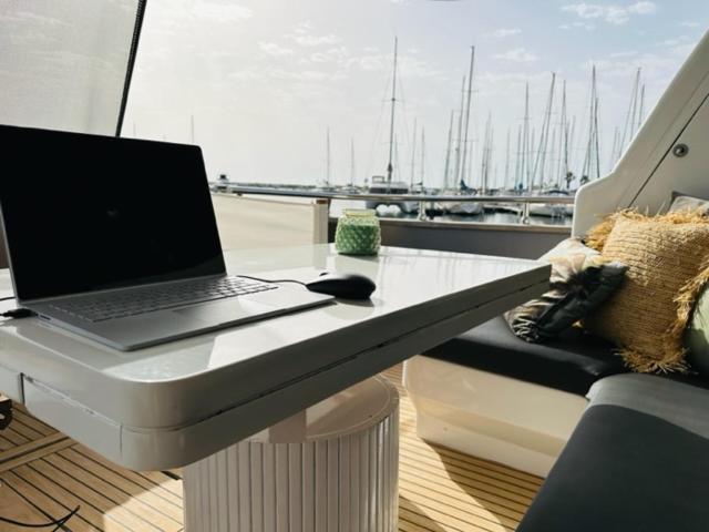 מלון ברצלונה Motoryacht 21 Avec Equipage מראה חיצוני תמונה